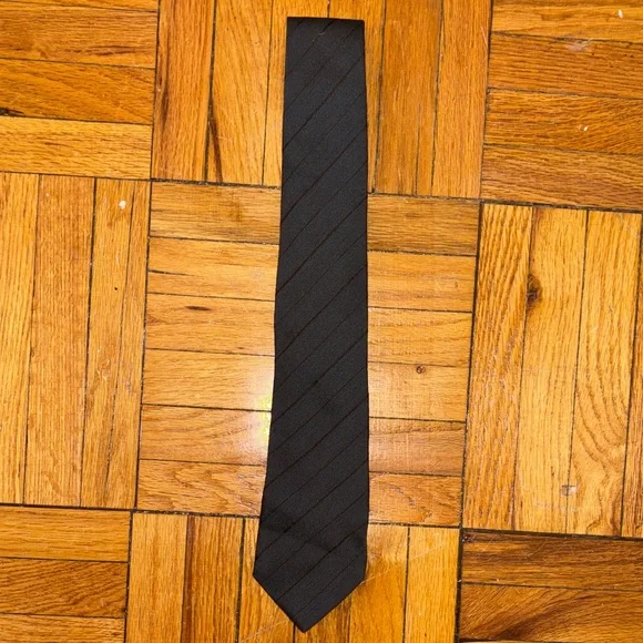 Theory Black Striped Tie - Picture 3 of 6